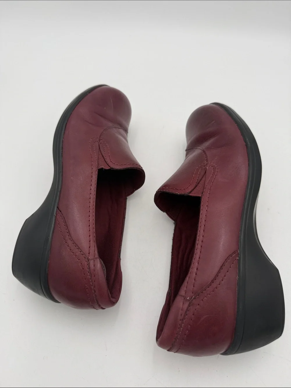 Clarks Women’s Burgundy Slip-On Comfort Loafers women’s 8M casual office Y2K